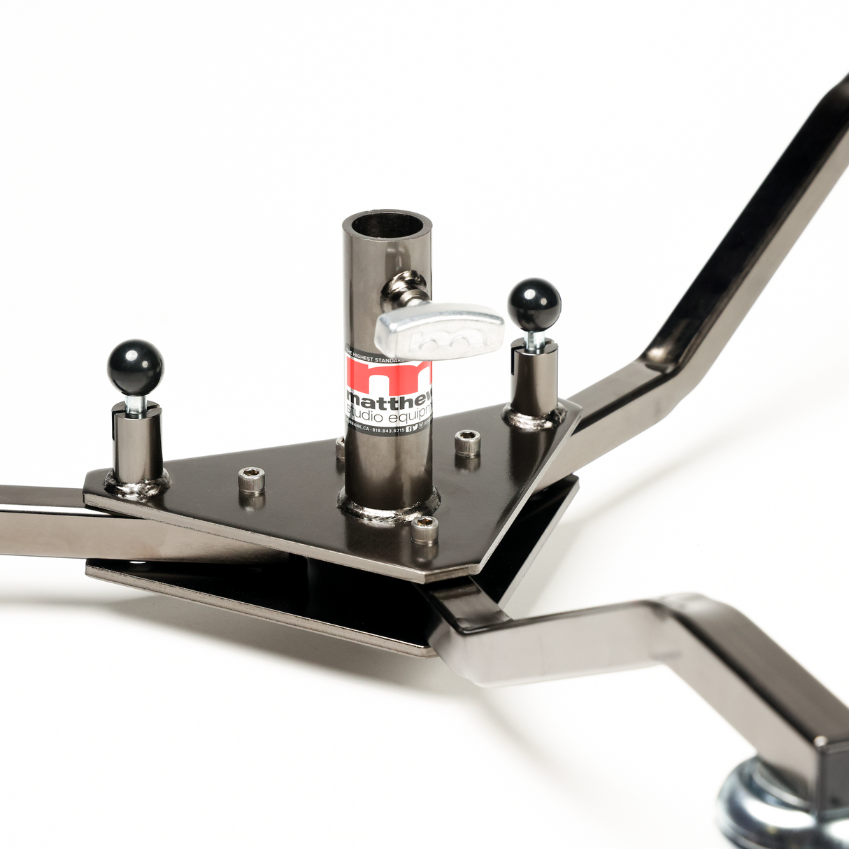 Close-up of the Runway Base junior receiver and welded plate